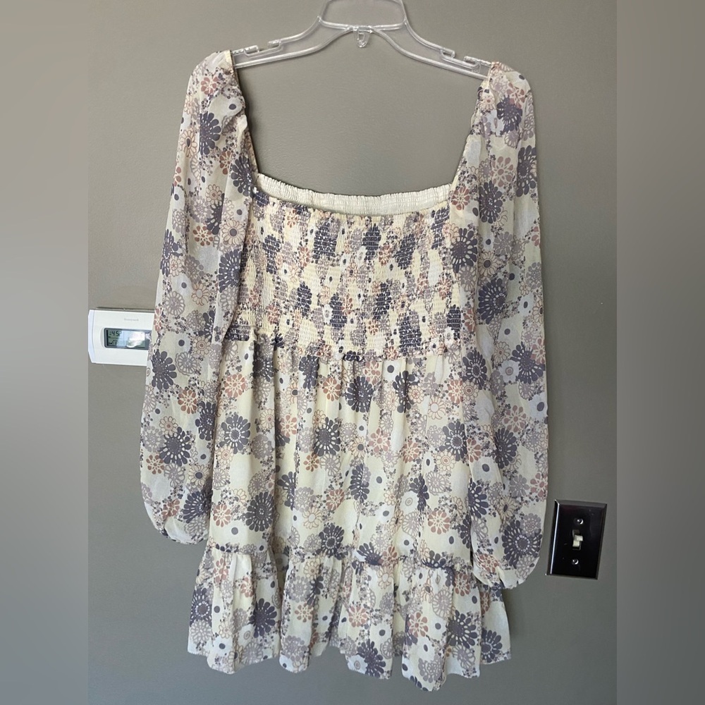 WILFRED x ARITZIA Tempest Butter Floral Smocked Mini Dress Size Medium - Picture 3 of 8